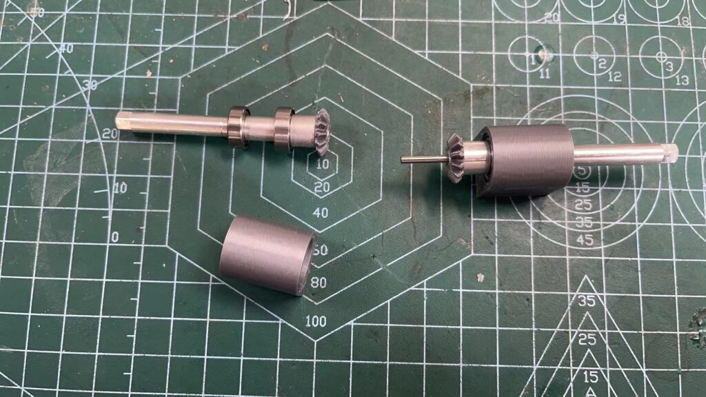 自己动手制作一个金属的带差速器的可转向的遥控玩具车