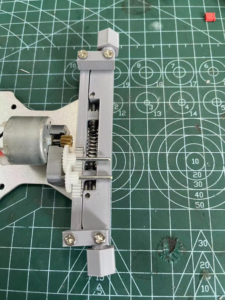 自己动手制作一个金属的带差速器的可转向的遥控玩具车